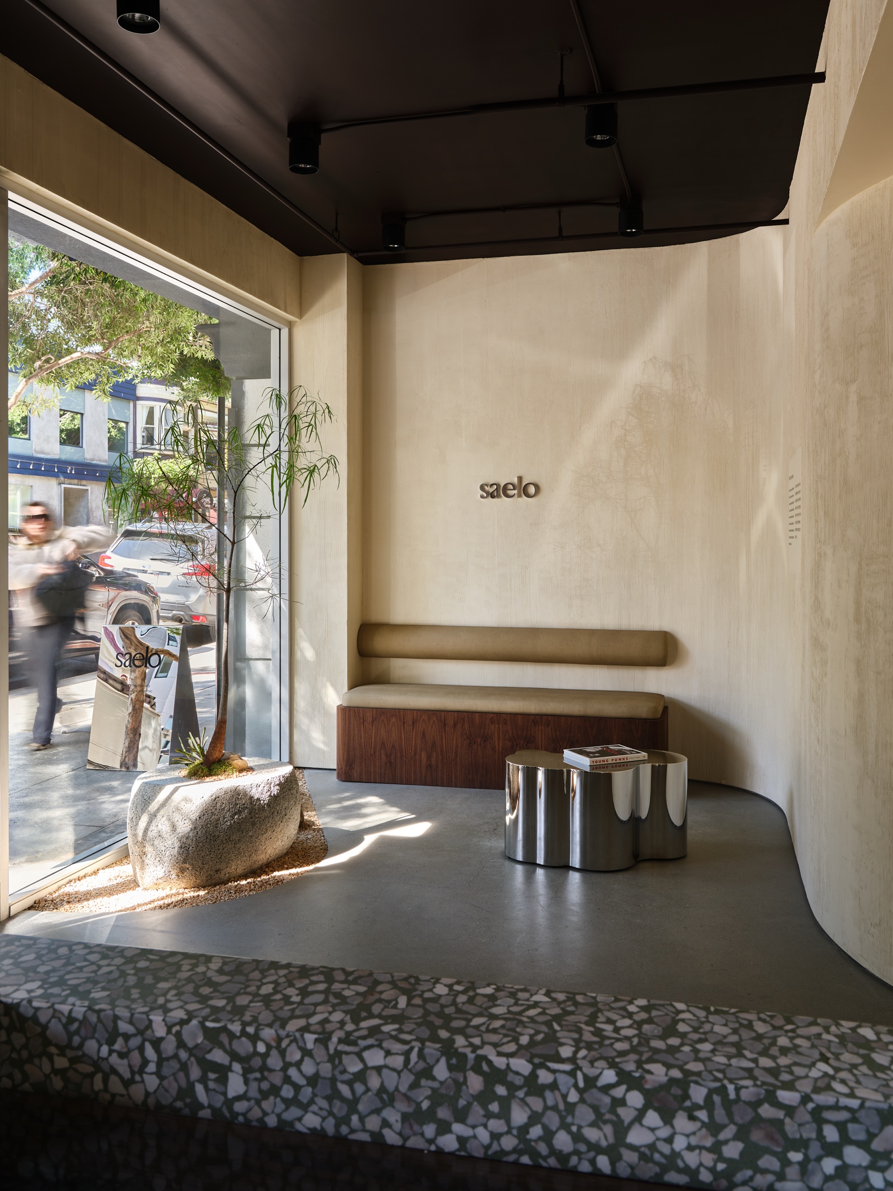 Saelo Hayes Street, San Francisco, CA — photograph 9 of 9 by Elias Blanton
